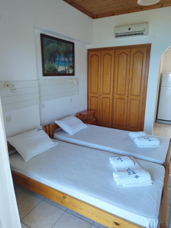 Villa Agia Aikaterini Amoudi Buitenkant foto