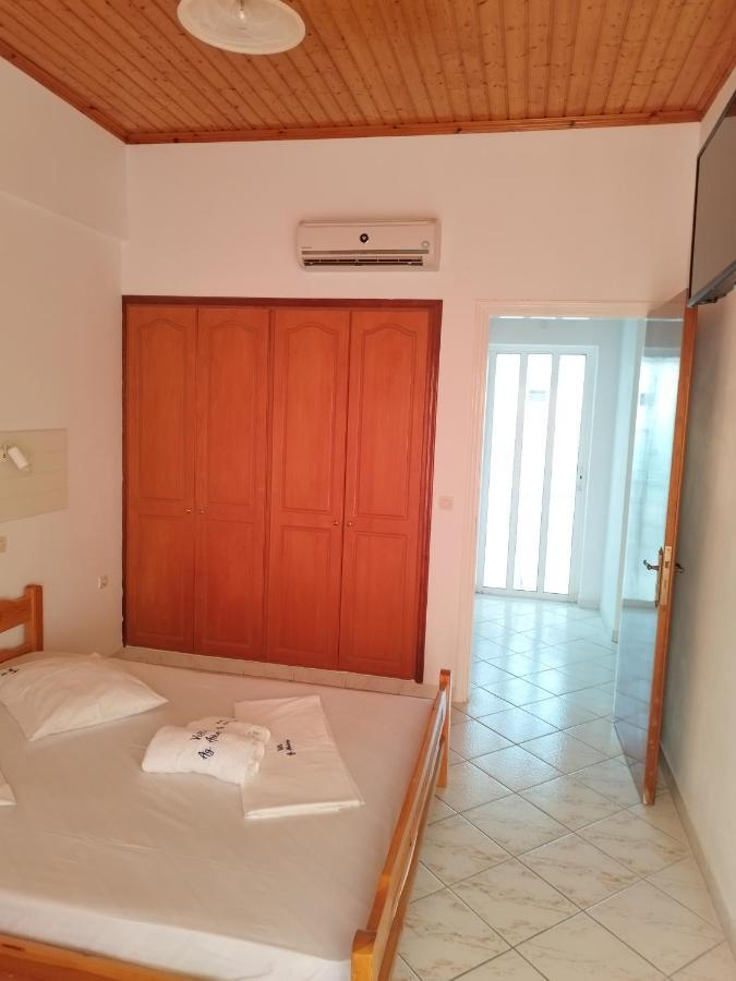 Villa Agia Aikaterini Amoudi Buitenkant foto