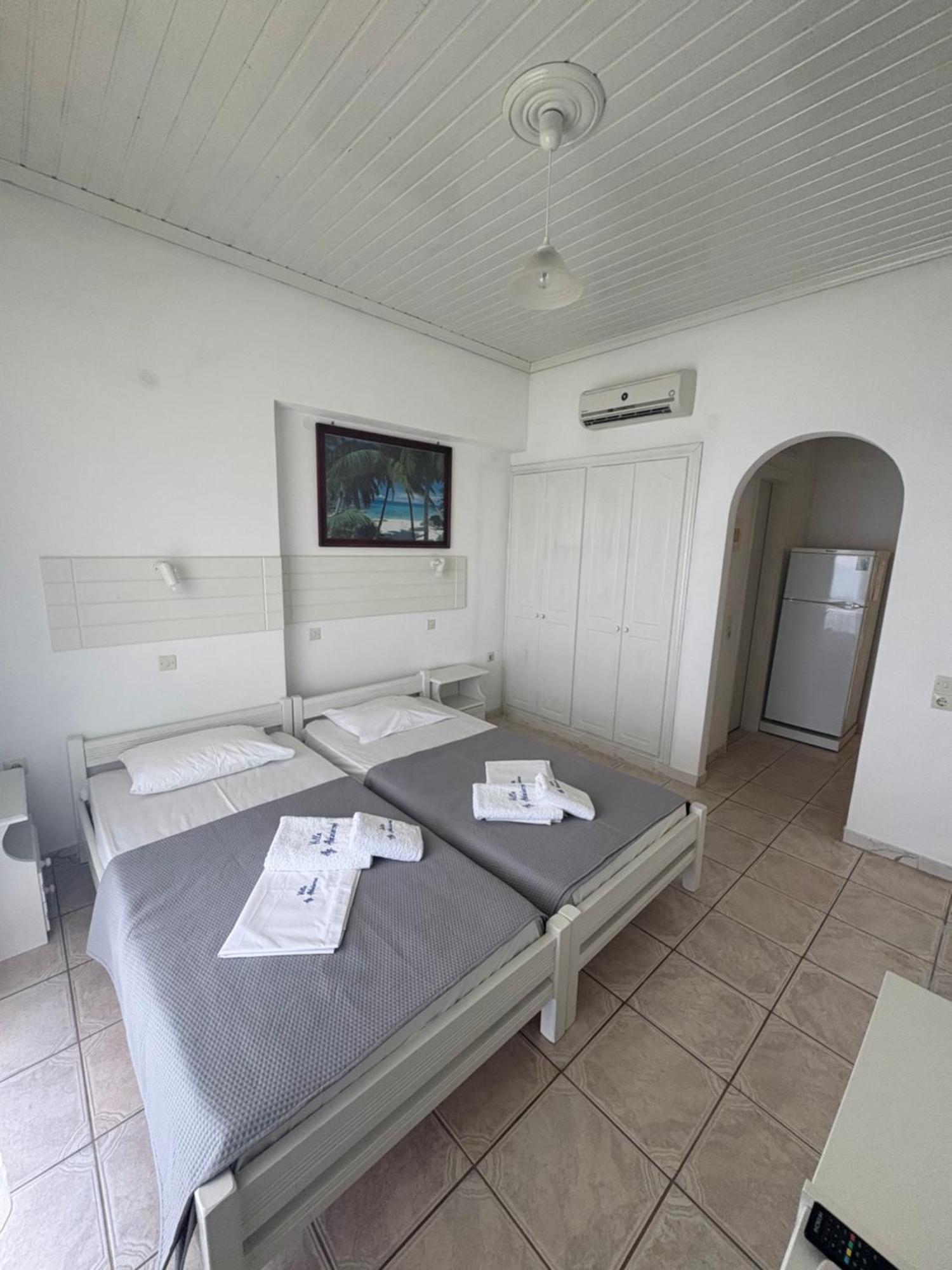 Villa Agia Aikaterini Amoudi Buitenkant foto